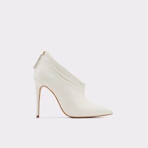 Aldo Dayvia Ankle Boots. Ivory. Size 8